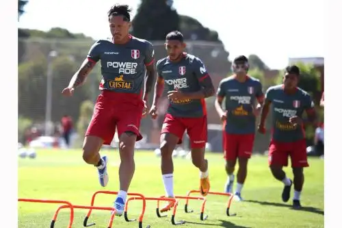 Futbolista Gianluca Lapadula de la selección peruana, durante el segundo día de entrenamiento en el Centro de Alto Rendimiento San Cugat de Barcelona. Foto: FPF