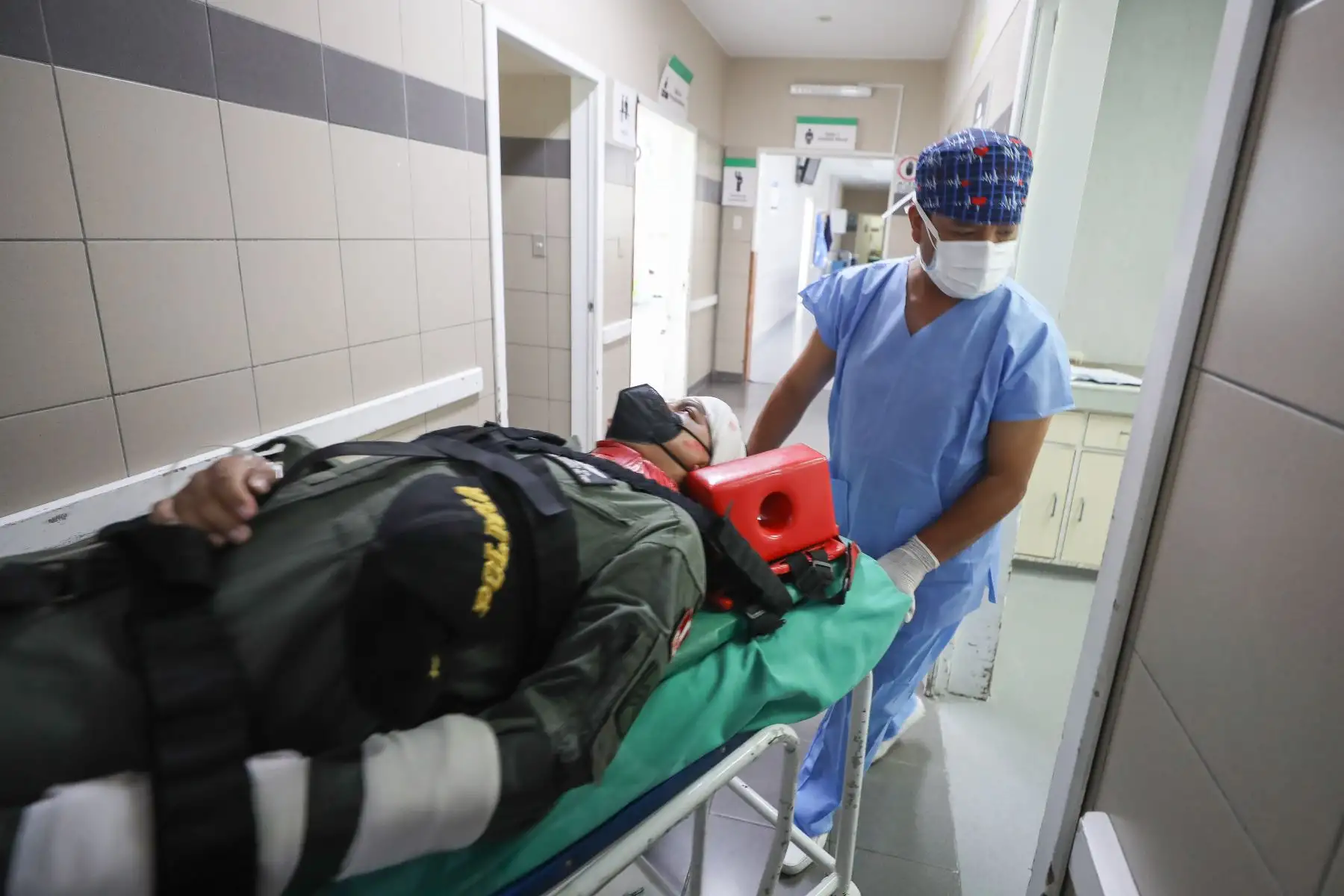 Pacientes y personal médico, participan en el Simulacro Nacional Multipeligro, en todos los hospitales de EsSalud. Foto: ANDINA/ EsSalud