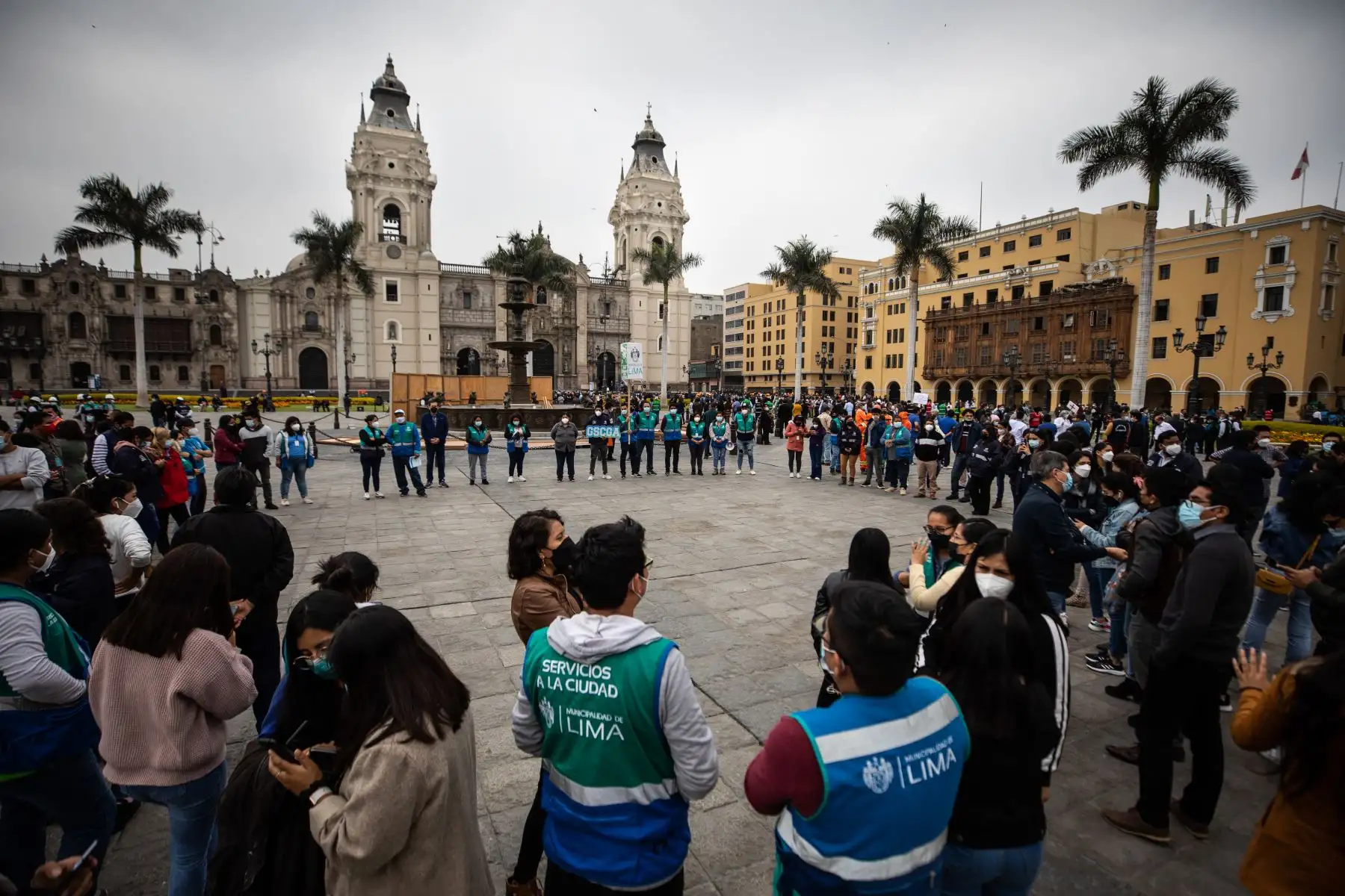 Hoy, martes 31 de mayo, a las 10.00 a. m., se realizó el simulacro nacional multipeligro. El Instituto Nacional Defensa Civil (Indeci) señaló que esta actividad de alerta se llevó a cabo con el objetivo de preparar a la ciudadanía ante un sismo de gran magnitud en el país.
Foto: ANDINA/Municipalidad de Lima