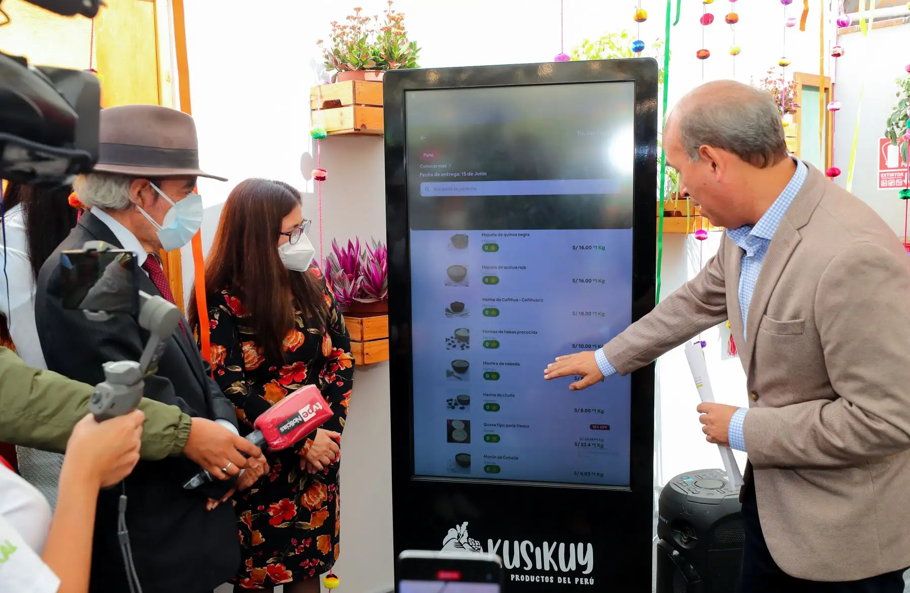 La aplicación digital Kusikuy conectará a consumidores con más de 500 familias agricultoras y facilitará el acceso de la población a los valiosos y nutritivos productos del campo, contribuyendo al desarrollo social y económico de los pueblos andinos.
Foto: ANDINA/MINAM