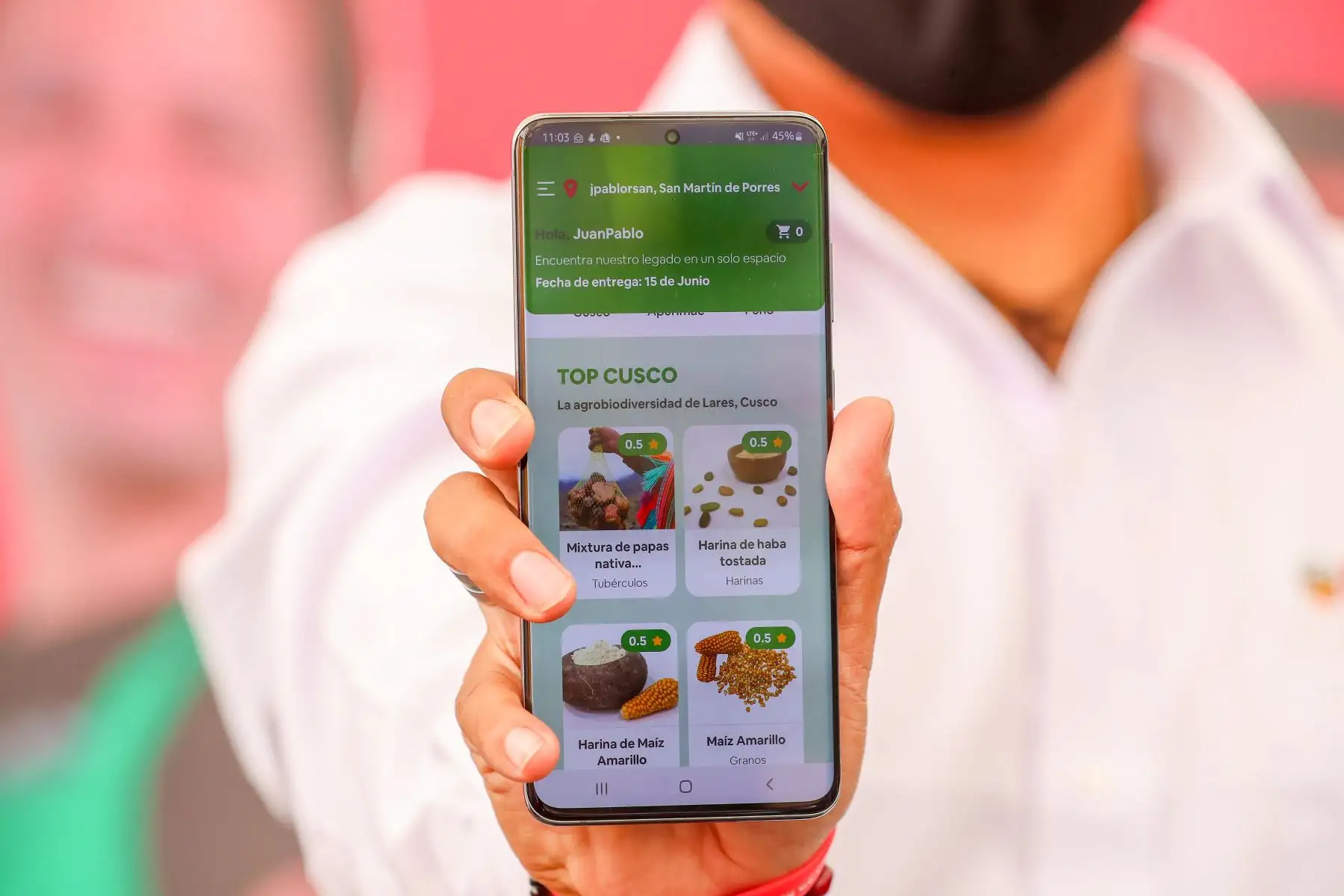 La aplicación digital Kusikuy permitirá el reparto a domicilio de diferentes productos cosechados por más de 500 familias de agricultores conservacionistas del Cusco, Huancavelica, Puno y Apurímac. Esta innovadora herramienta fue lanzada oficialmente esta mañana por el ministro del Ambiente, Modesto Montoya.
Foto: ANDINA/MINAM