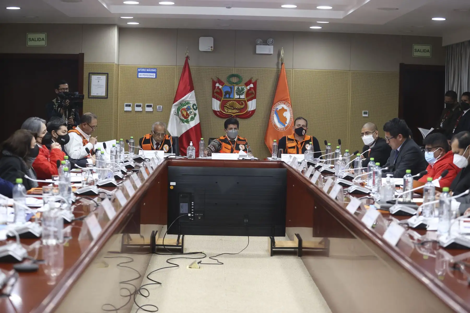 El presidente de la República, Pedro Castillo, junto a ministros de Estado, participa de la Sesión del Consejo Nacional de Gestión del Riesgo de Desastres – CONAGERD, en el Centro de Operaciones de Emergencia Nacional (COEN), donde se hizo un balance de las acciones desarrolladas por cada sector del Estado durante el ejercicio.
Foto: ANDINA/Presidencia Perú