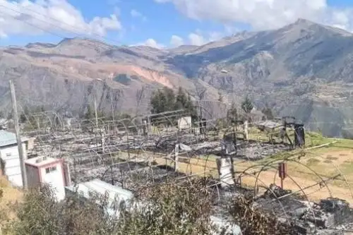 Vista de los daños al campamento del proyecto minero Los Chancas, de Southern Perú. Foto: Facebook Tapayrihua Aymares Apurimac.