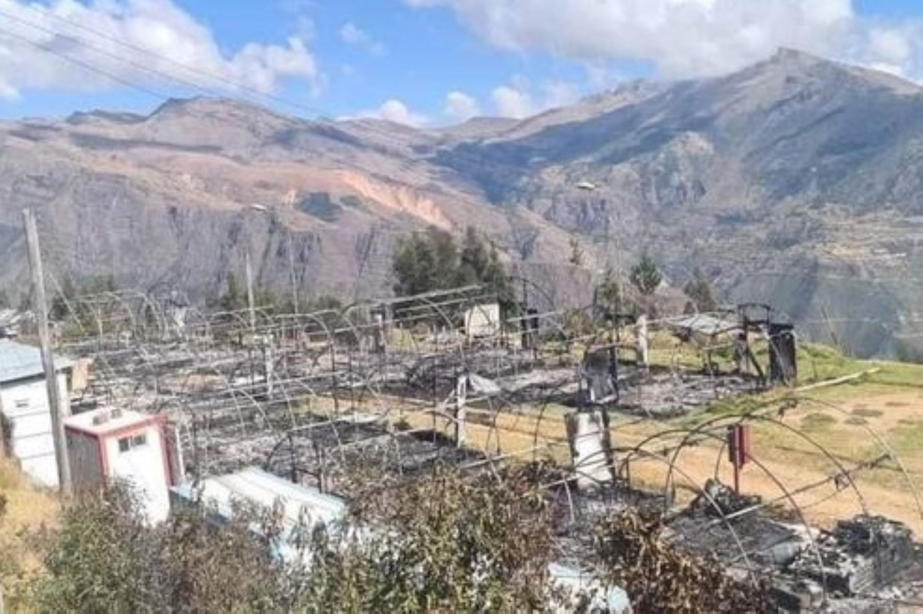 Vista de los daños al campamento del proyecto minero Los Chancas, de Southern Perú. Foto: Facebook Tapayrihua Aymares Apurimac.