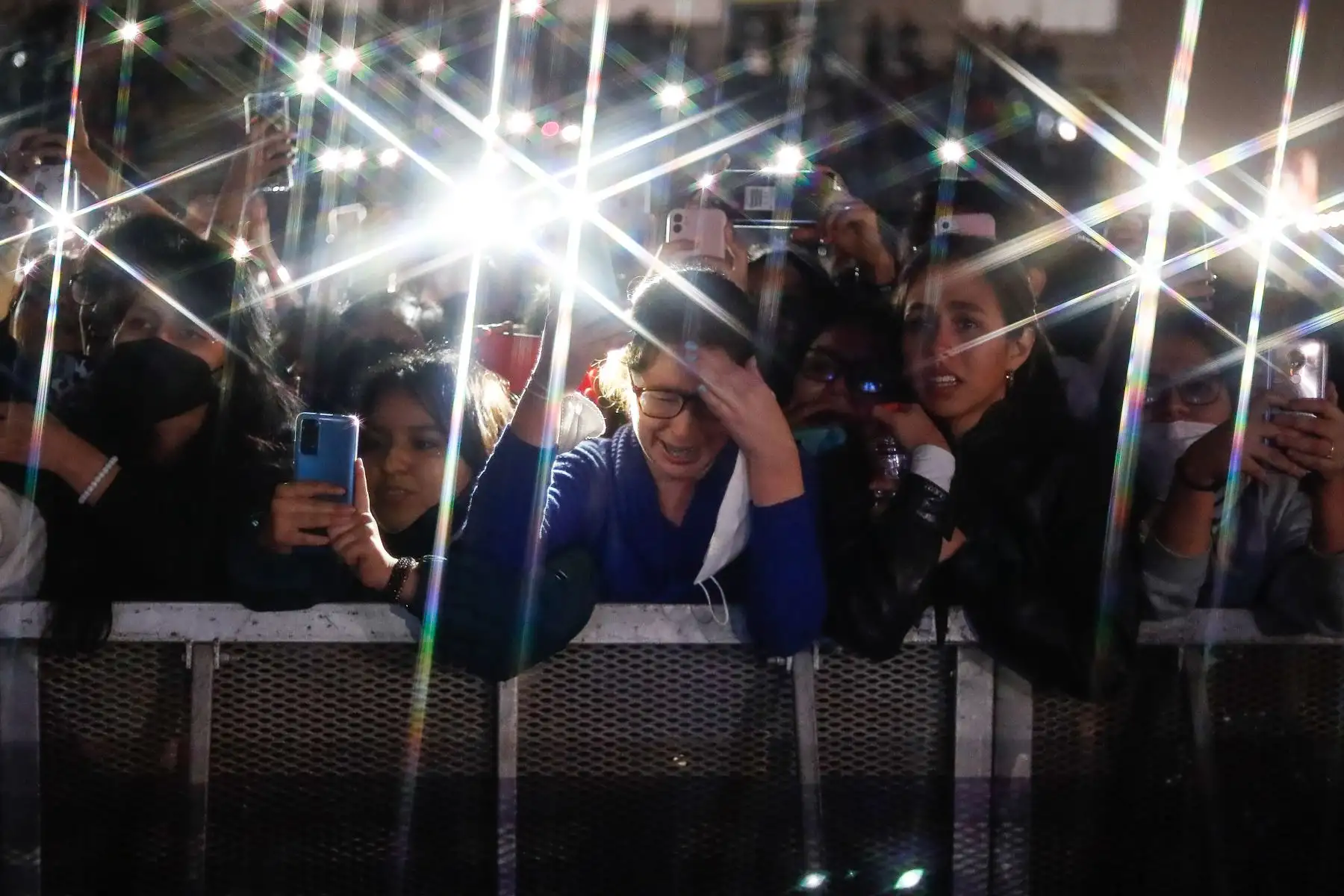 Así se vivió el concierto de la estrella británica Louis Tomlinson, exintegrante de One Direction, en el Arena Perú del Jockey. El ídolo juvenil realiza su primera gira mundial para presentar su álbum debut como solista "WALLS". Foto: ANDINA/Renato Pajuelo