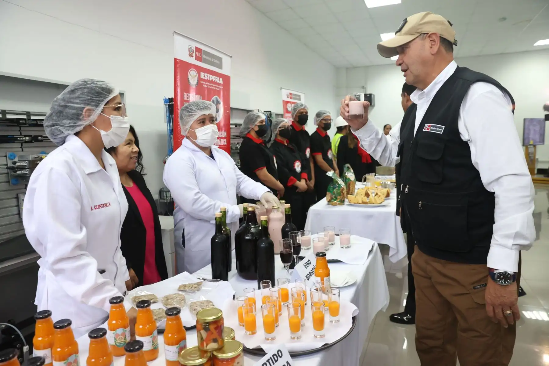 Ministro de Defensa, Jose Luis Gavidia  presente en la presentación de las 500 vacantes para el Instituto Tecnológico de las Fuerzas Armadas: ANDINA/Melina Mejía