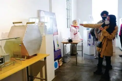 El Museo de la UNI también exhibe una variada colección de arte e instrumentos científicos. Foto: UNI.