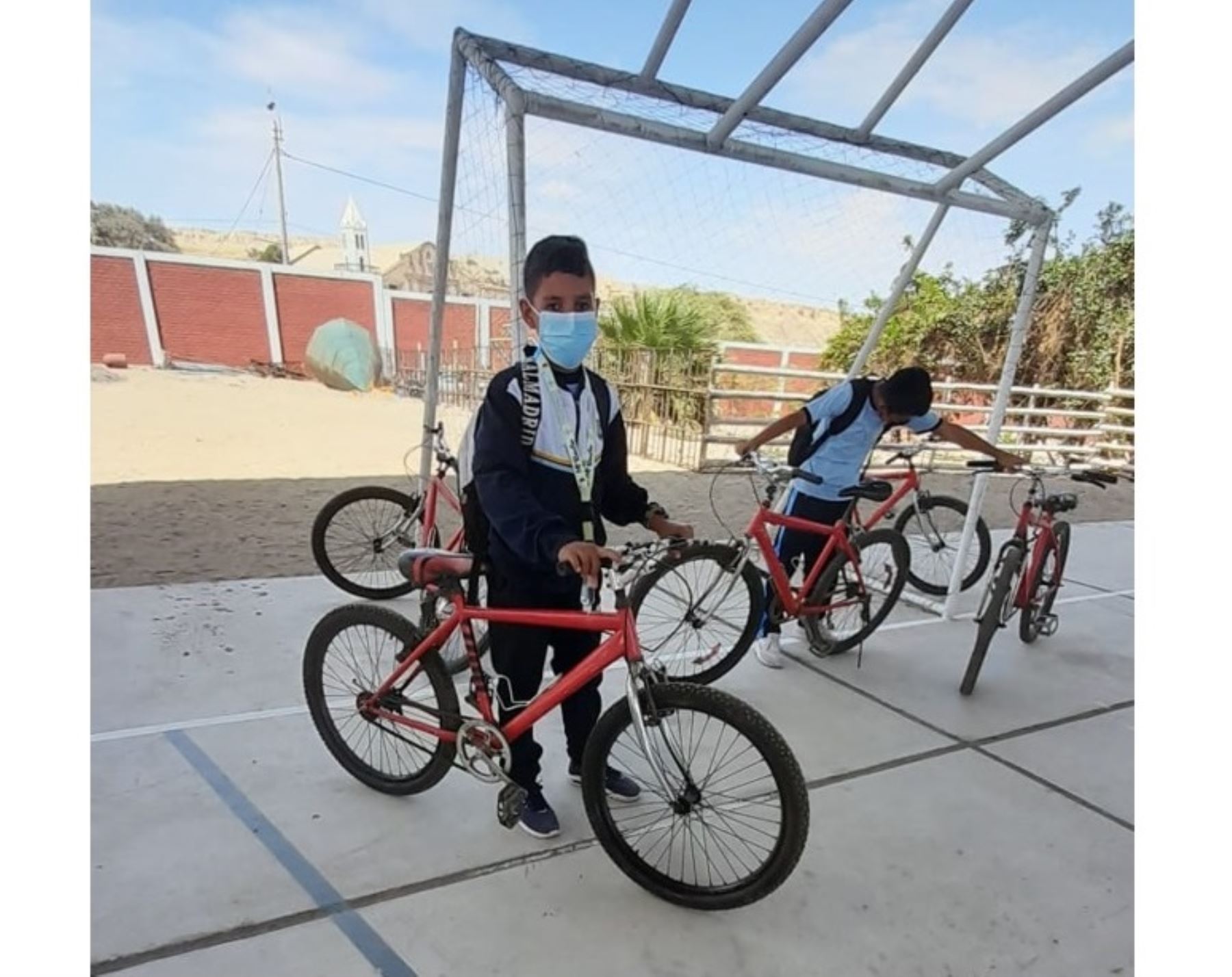 Más de 4,000 escolares de Piura retornan a las aulas en bicicleta gracias al programa Rutas Solidarias que impulsan el Gobierno Regional de Piura y el Ministerio de Educación. ANDINA/Difusión