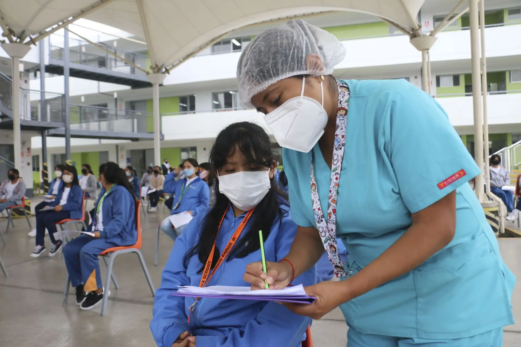El Ministerio de Salud (Minsa), a través de la Dirección de Prevención y Control del Cáncer (Dpcan) viene impulsando la vacunación contra el Virus de Papiloma Humano (VPH), la cual tiene como objetivo inmunizar a niñas del quinto grado de primaria de los diferentes colegios a nivel nacional. Foto: ANDINA/Difusión