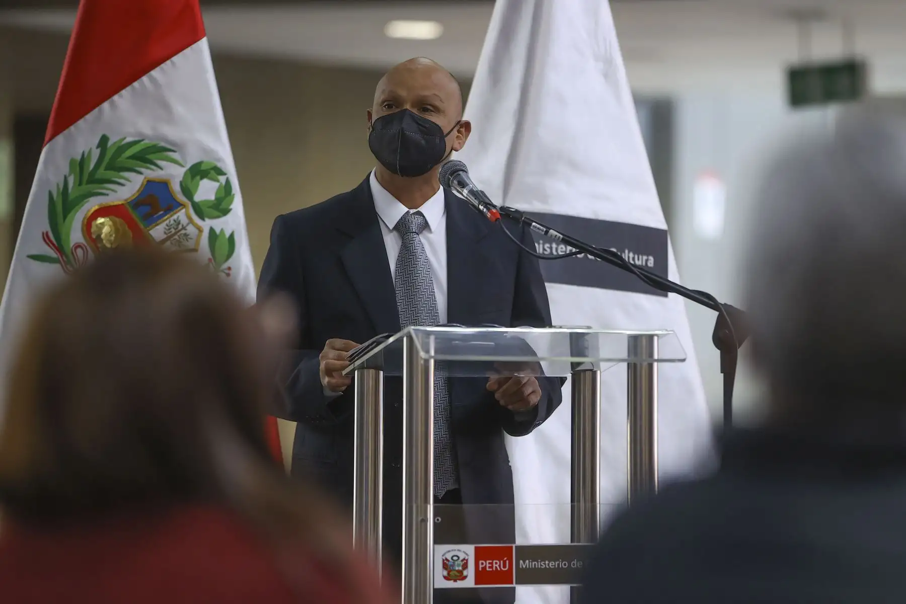 El Ministerio de Cultura entregó al Ministerio de Relaciones Exteriores 150 ejemplares del libro “Perú, Sitios del Patrimonio Mundial”. El objetivo es la difusión de los valores universales excepcionales del país en el exterior. Foto: ANDINA/Andrés Valle.