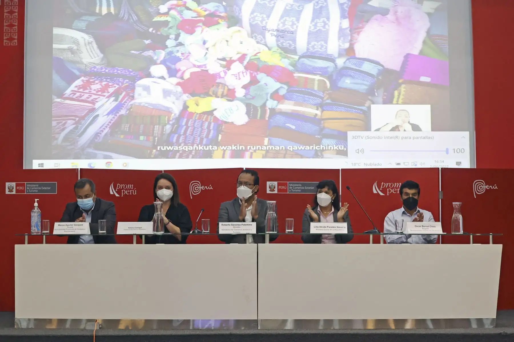 La Primera Dama, Lilia Paredes, asistió hoy a la feria artesanal y gastronómica de la región Cajamarca organizada por el Ministerio de Comercio Exterior y Turismo (Mincetur). Foto: ANDINA/Difusión