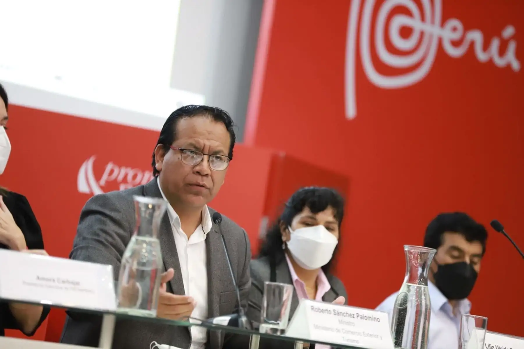 Ministro de Comercio Exterior y Turismo, Roberto Sánchez y la primera dama de la Nación, Lilia Paredes. Foto: Cortesía.