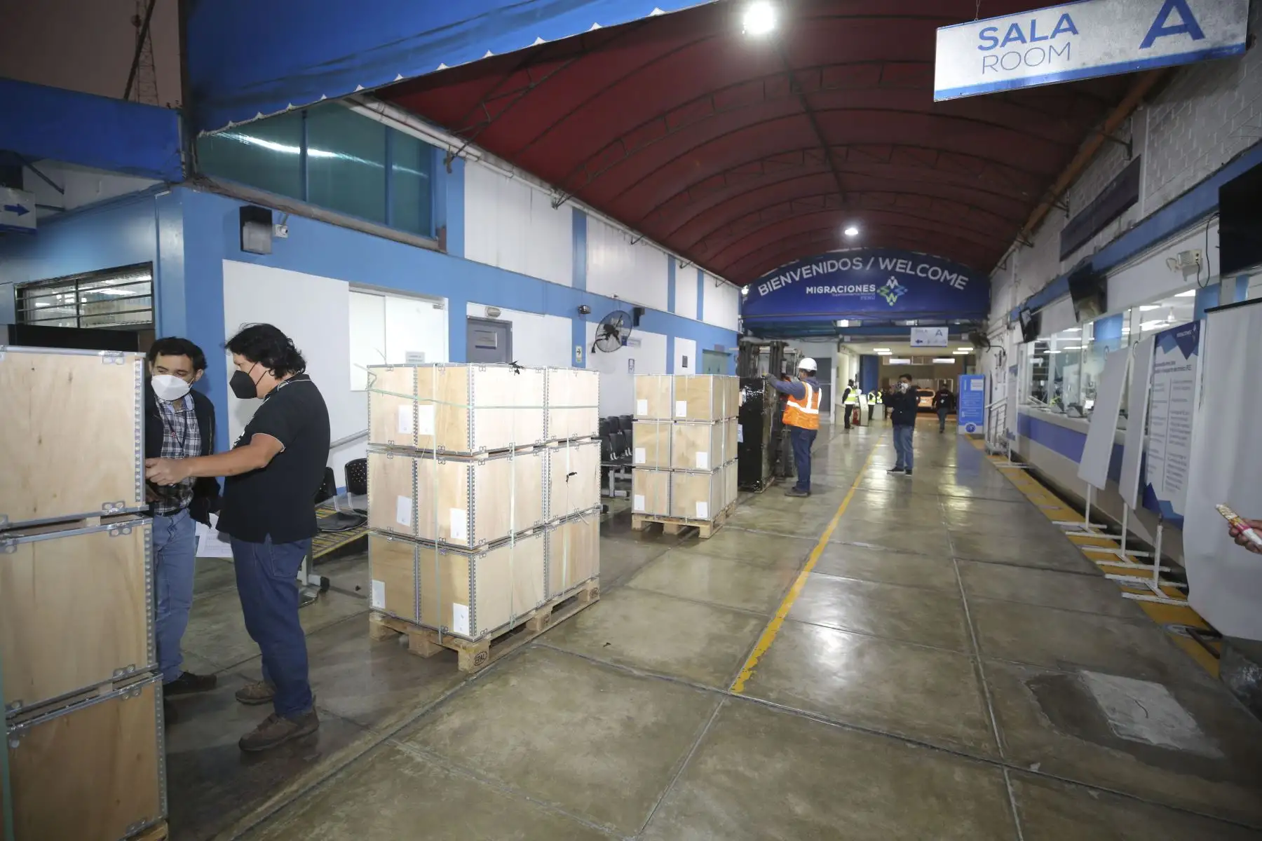 Un total de 72,000 nuevas libretas de pasaportes electrónicos llegaron hoy la Superintendencia Nacional de Migraciones – MIGRACIONES, en su sede central de Breña, que servirán para atender la demanda de documentos de viaje. Foto: ANDINA/Difusión