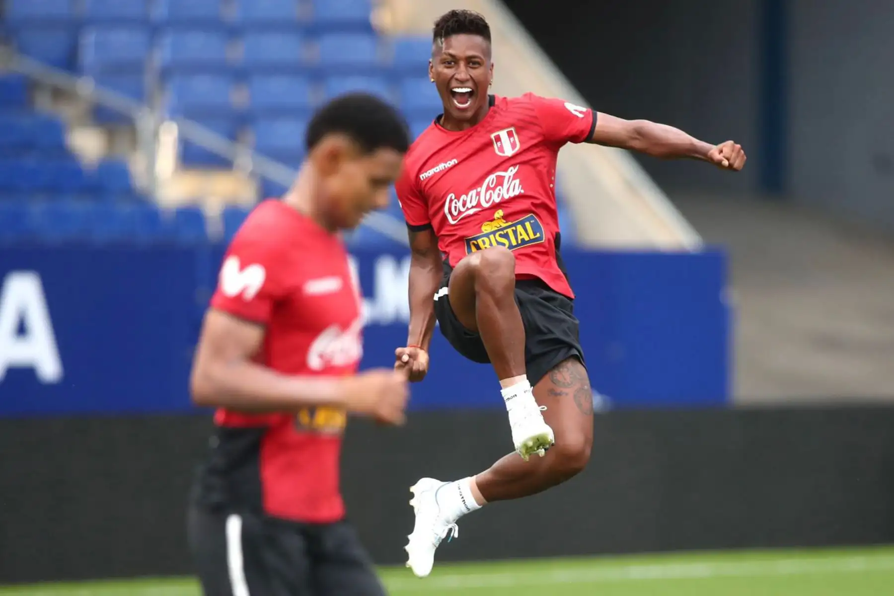 La selección peruana entrenó en el RCDE Stadium de Barcelona con miras al partido  amistoso que jugará ante Nueva Zelanda el  domingo 5 de junio. En la imagen Pedro Aquino.
Foto: Selección Peruana