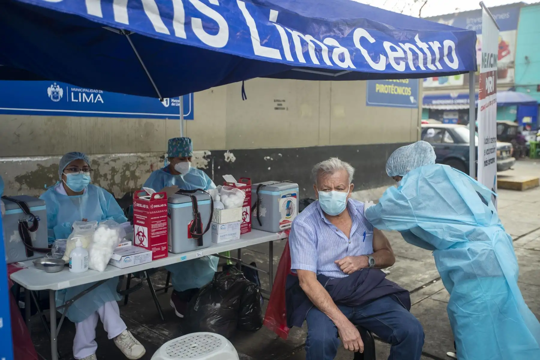 Ministerio de Salud realizó campaña de vacunación contra la COVID-19 y otras enfermedades en la Estación Gamarra de la Línea 1 Metro del Lima. Foto: ANDINA/Carla Patiño