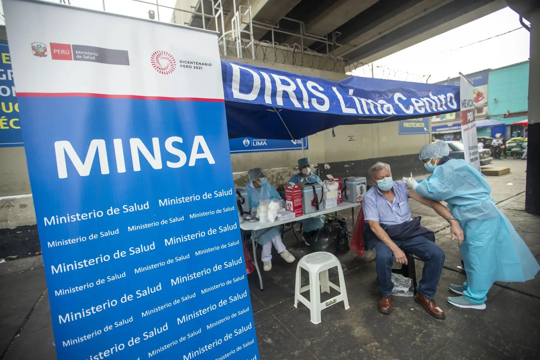 Ministerio de Salud realizó campaña de vacunación contra la COVID-19 y otras enfermedades en la Estación Gamarra de la Línea 1 Metro del Lima. Foto: ANDINA/Carla Patiño