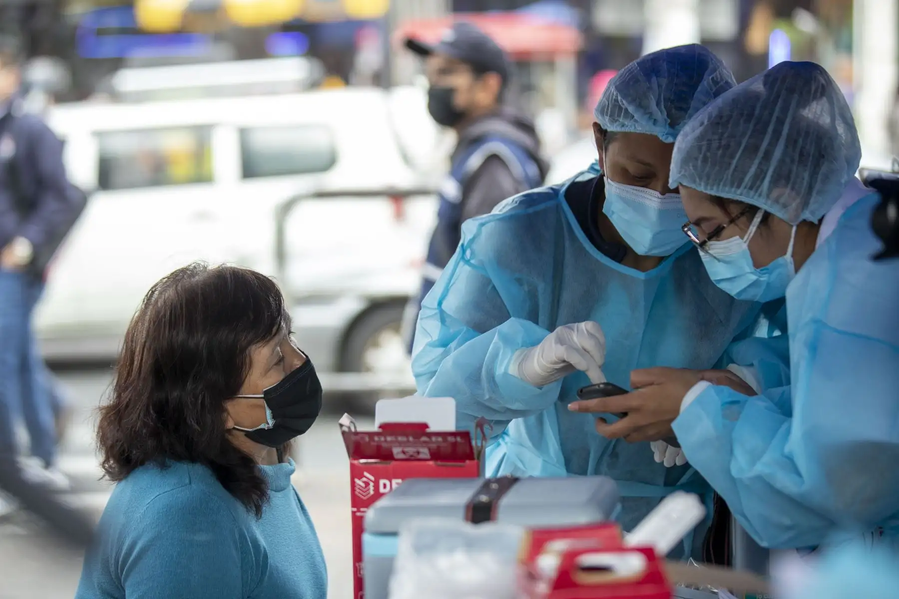 Ministerio de Salud realizó campaña de vacunación contra la COVID-19 y otras enfermedades en la Estación Gamarra de la Línea 1 Metro del Lima. Foto: ANDINA/Carla Patiño