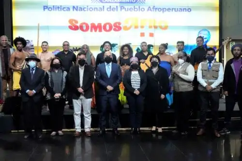 Alejandro Salas lanzó oficialmente la norma que beneficia a más de 800,000 ciudadanos y destacó que esta es la primera política sectorial aprobada en el gobierno. Foto: ANDINA/difusión.