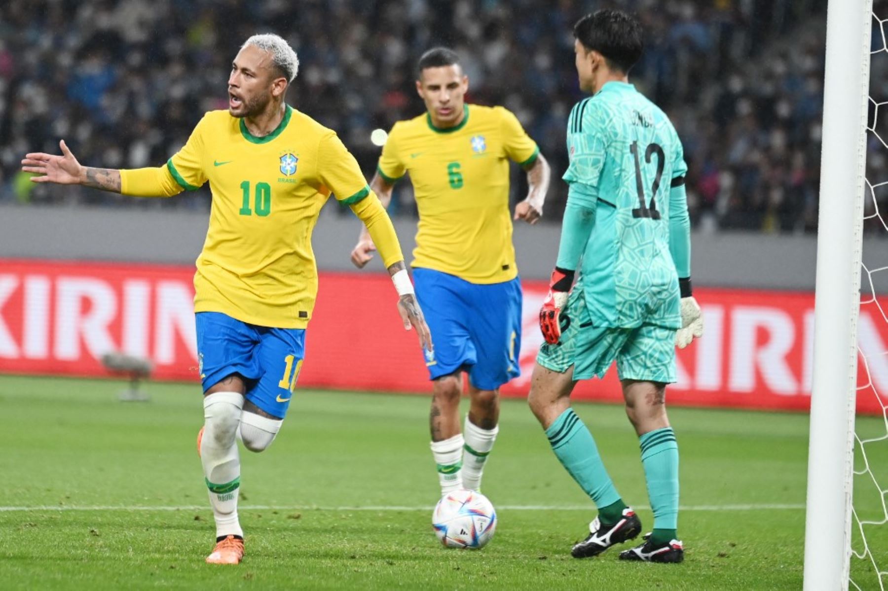 Neymar anotó su gol 74 con la selección brasileña y se puso a tres de igualar con el mítico Pelé