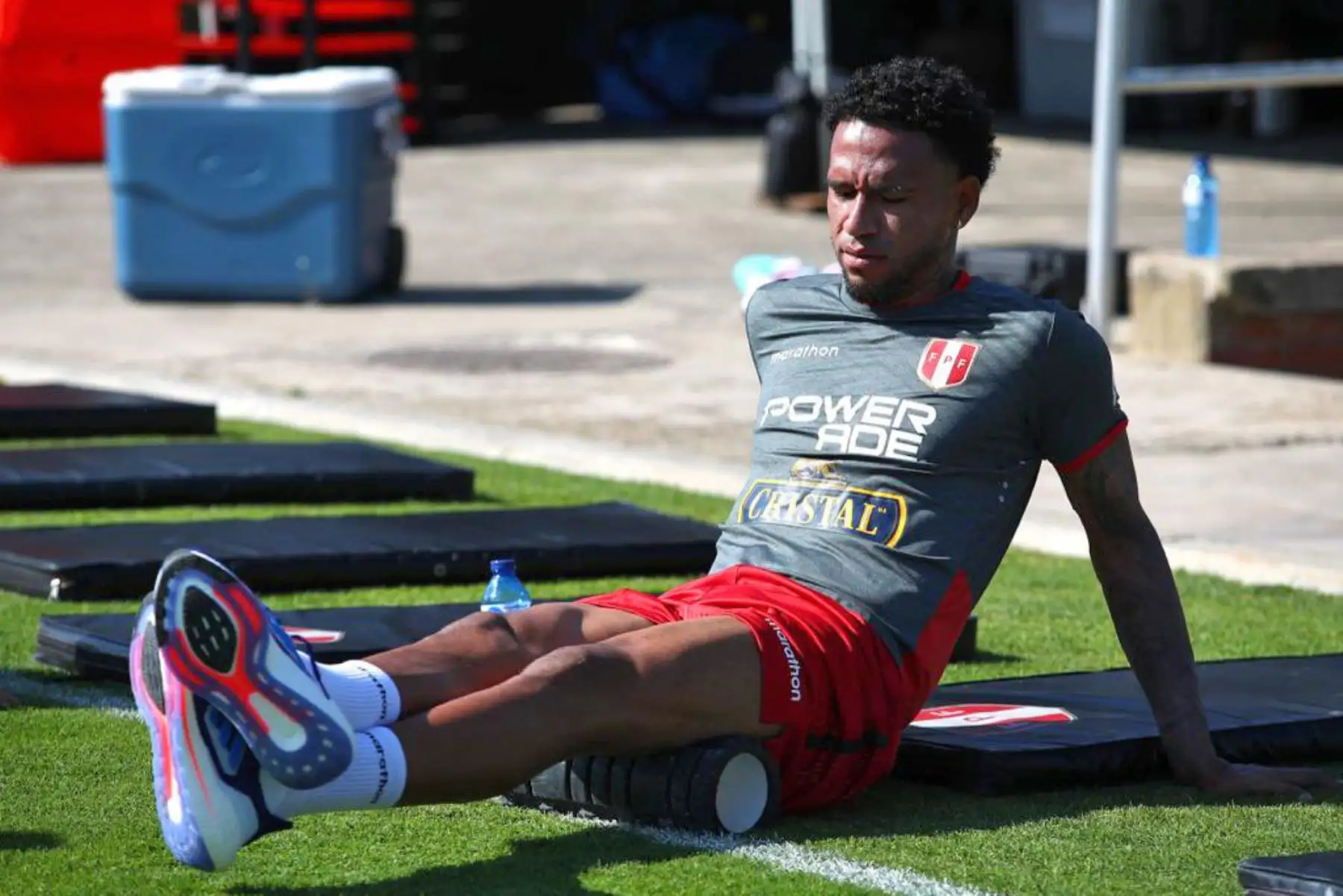 El arquero Pedro Gallese de la selección peruana, durante un nuevo día de entrenamientos en el Centro de Alto Rendimiento Deportivo de San Cugat, en Barcelona. Foto: FPF
