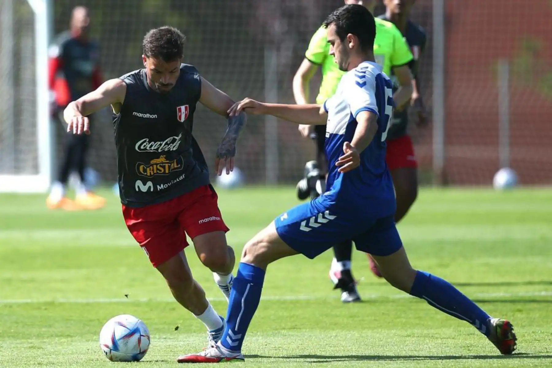Futbolista Gabriel Costa de la selección peruana, durante un nuevo día de entrenamientos en el Centro de Alto Rendimiento Deportivo de San Cugat, en Barcelona. Foto: FPF