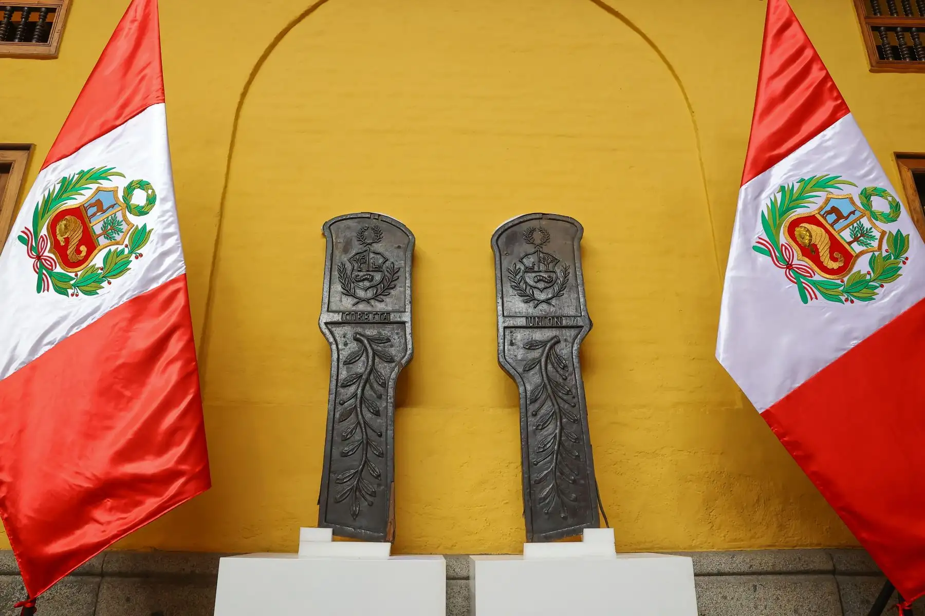Portalones de la corbeta Unión, objetos de la Guerra del Pacífico, que fueron repatriadas el pasado 27 de mayo, tras las gestiones hechas por la Cancillería y el Ministerio de Cultura con autoridades chilenas. Foto: ANDINA/ Andrés Valle