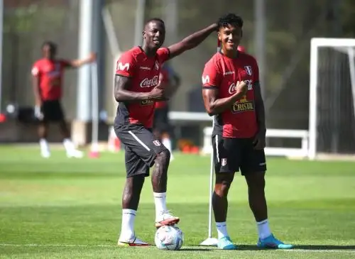 Luis Advíncula y Renato Tapia buscan estar en su mejor forma para jugar el repechaje intercontinental