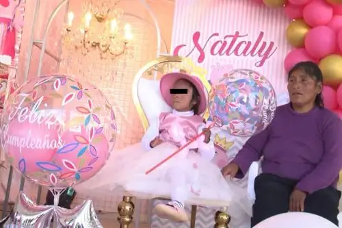 Nataly, la valiente niña de Huancayo que el año pasado sufrió graves quemaduras por tratar de salvar a su mascota, celebró sus seis añitos con la tradicional palpa. La fiesta fue organizada por la comisaría de Sapallanga. Foto: Pedro Tinoco