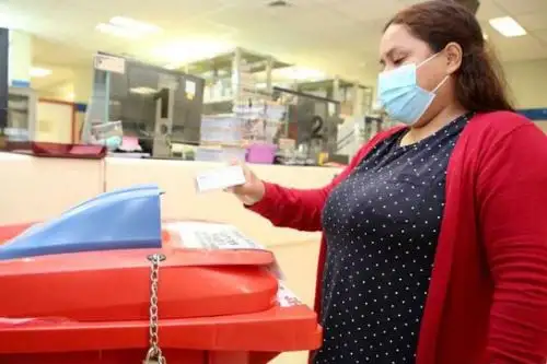 La entrega se realizará en la farmacia del mismo Hospital Emergencias Villa El Salvador (HEVES), para lo cual las personas deberán ingresar por la puerta 2, indicando que vienen a deshacerse de sus medicinas vencidas. ANDINA/ Minsa
