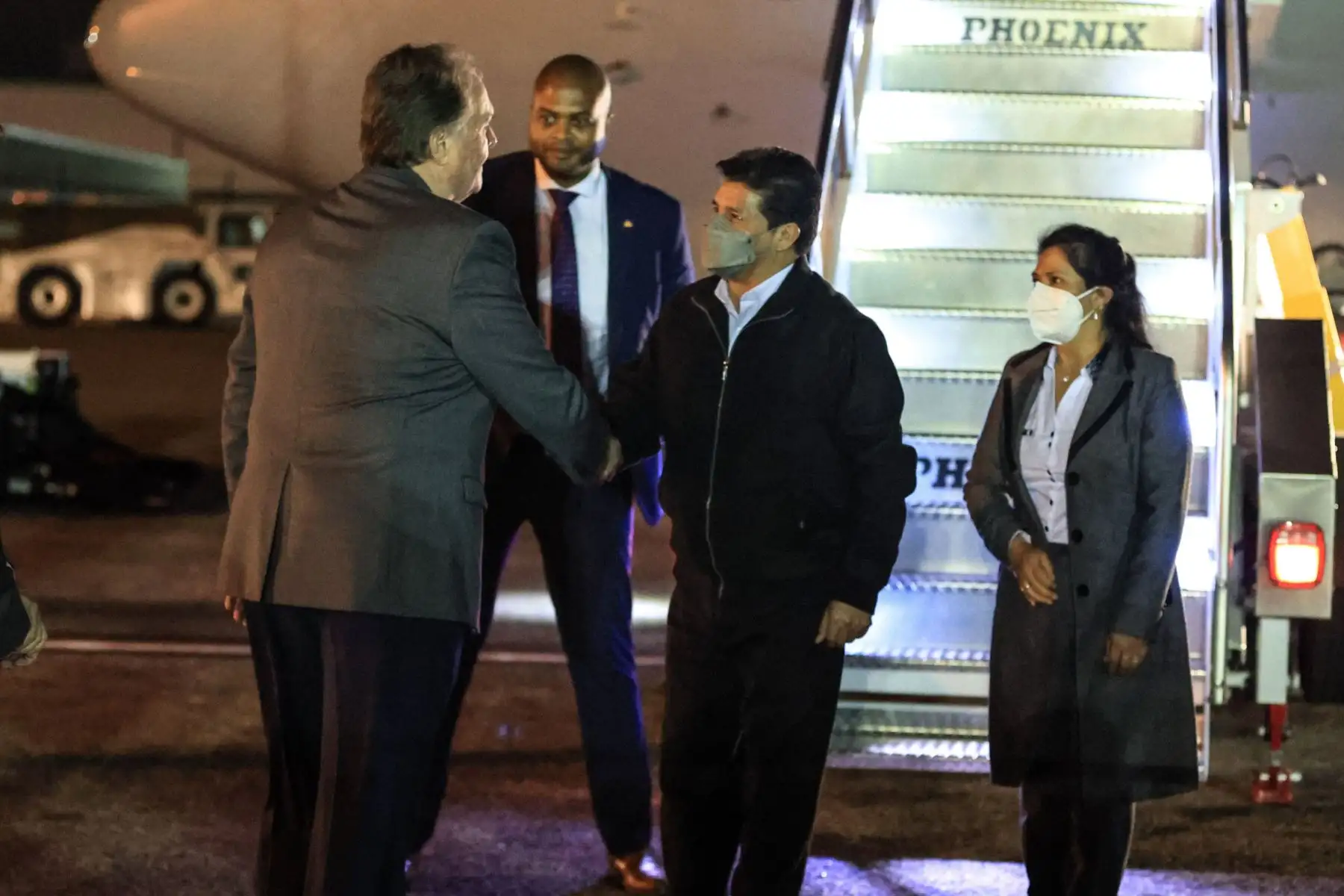 Llegada del presidente Pedro Castillo a Los Ángeles, Estados Unidos, para participar en la IX Cumbre de las Américas. Foto: ANDINA/Prensa Presidencia