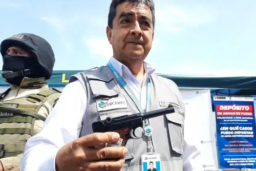 Pistola de 9 mm y carabina calibre 44 serán llevadas a un museo para su exposición. Foto: Cortesía Luis Puell