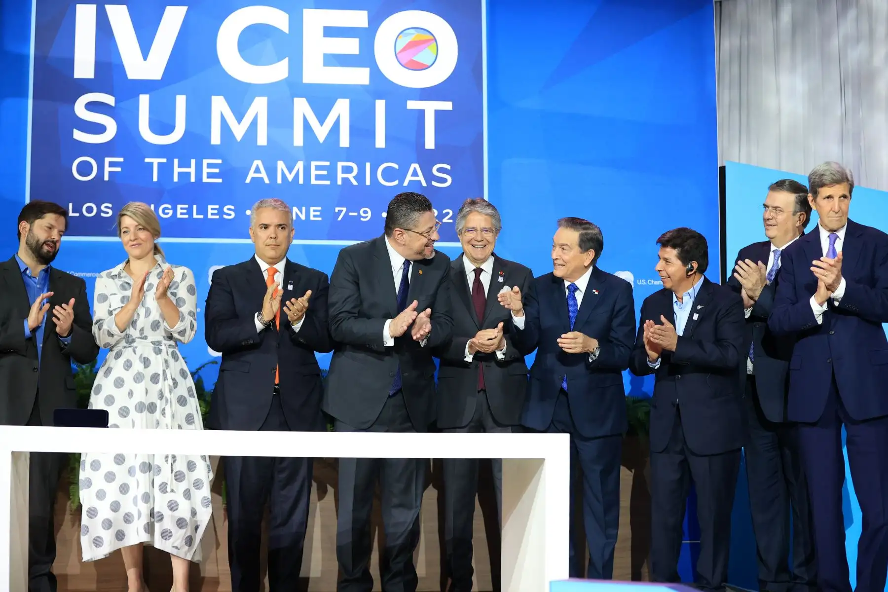Presidente de la República, Pedro Castillo, participó en la firma de la Declaración de los Océanos, en el marco de su segundo día de actividades en la IX Cumbre de las Américas. Dicha declaración es la primera en su tipo a fin de proteger los océanos, con la voluntad política de varios mandatarios. Foto: ANDINA/Presidencia Perú