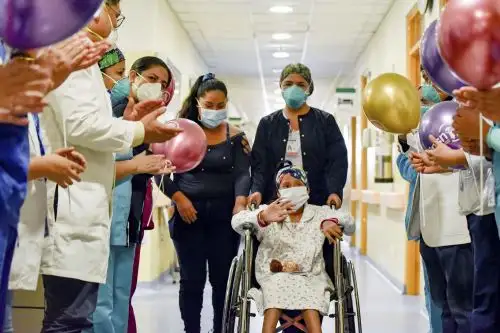 Niña atropellada en ATE sale de alta luego de tratamiento médico intensivo.