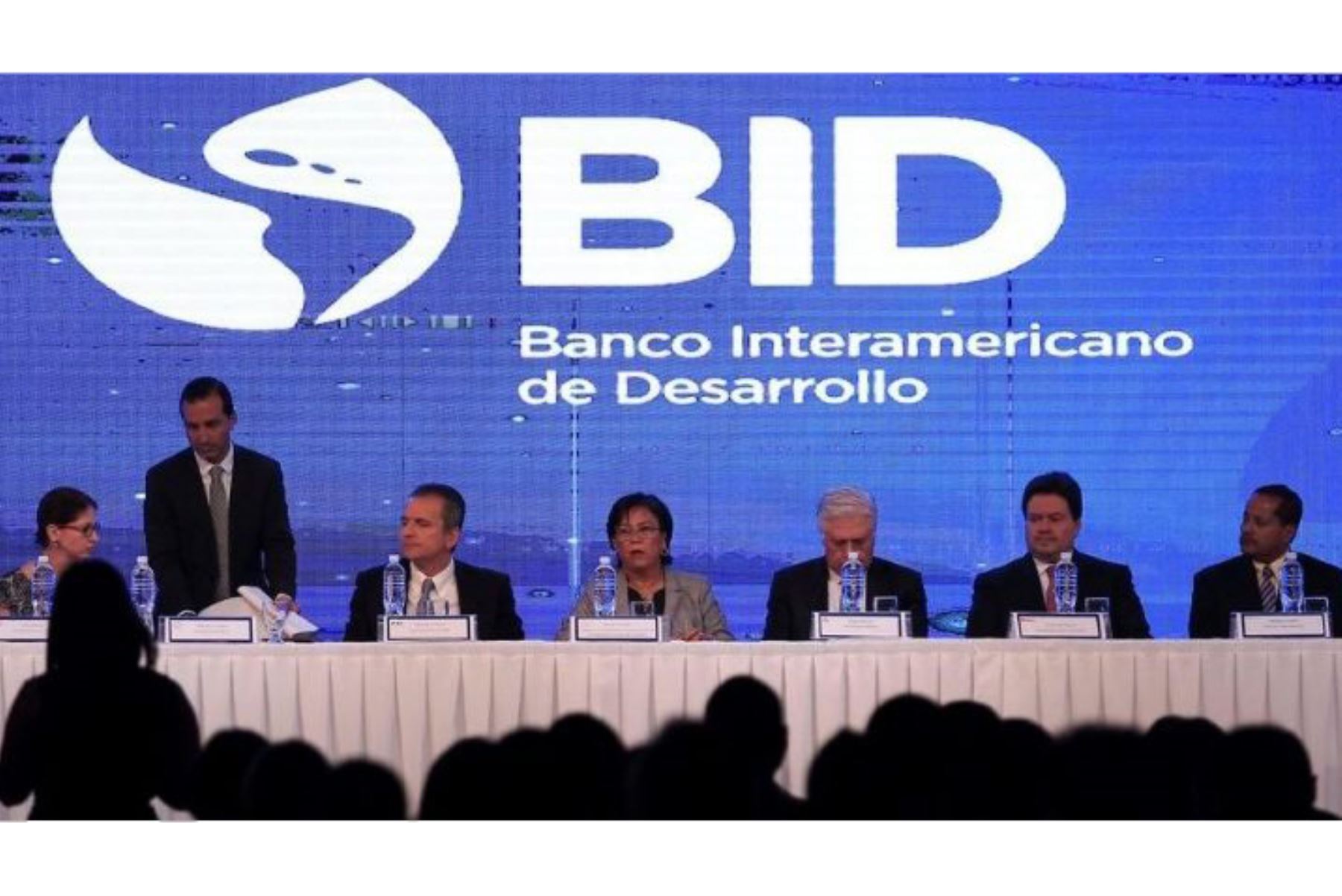 BID reafirma su liderazgo climático y firma un acuerdo de US$ 50 mil millones