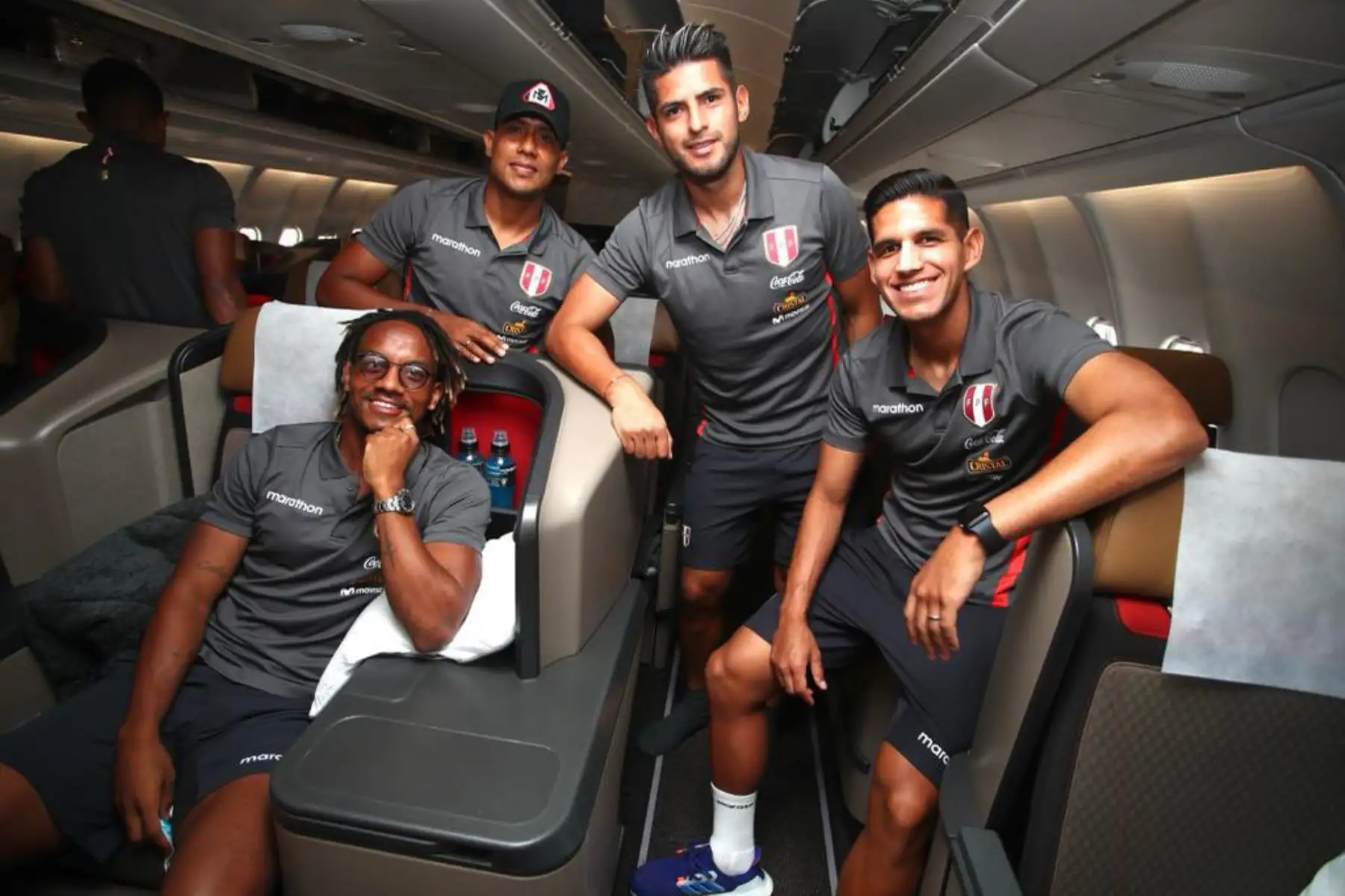 Selección nacional de fútbol viaja rumbo a Doha, donde disputará, el lunes 13, con Australia el repechaje intercontinental, que brinda el penúltimo cupo al Mundial Catar 2022. Foto: FPF