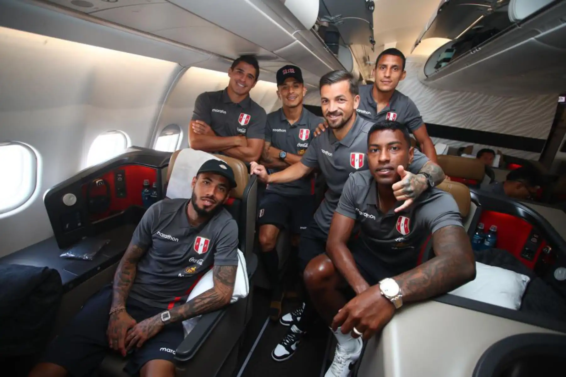 Selección nacional de fútbol viaja rumbo a Doha, donde disputará, el lunes 13, con Australia el repechaje intercontinental, que brinda el penúltimo cupo al Mundial Catar 2022. Foto: FPF