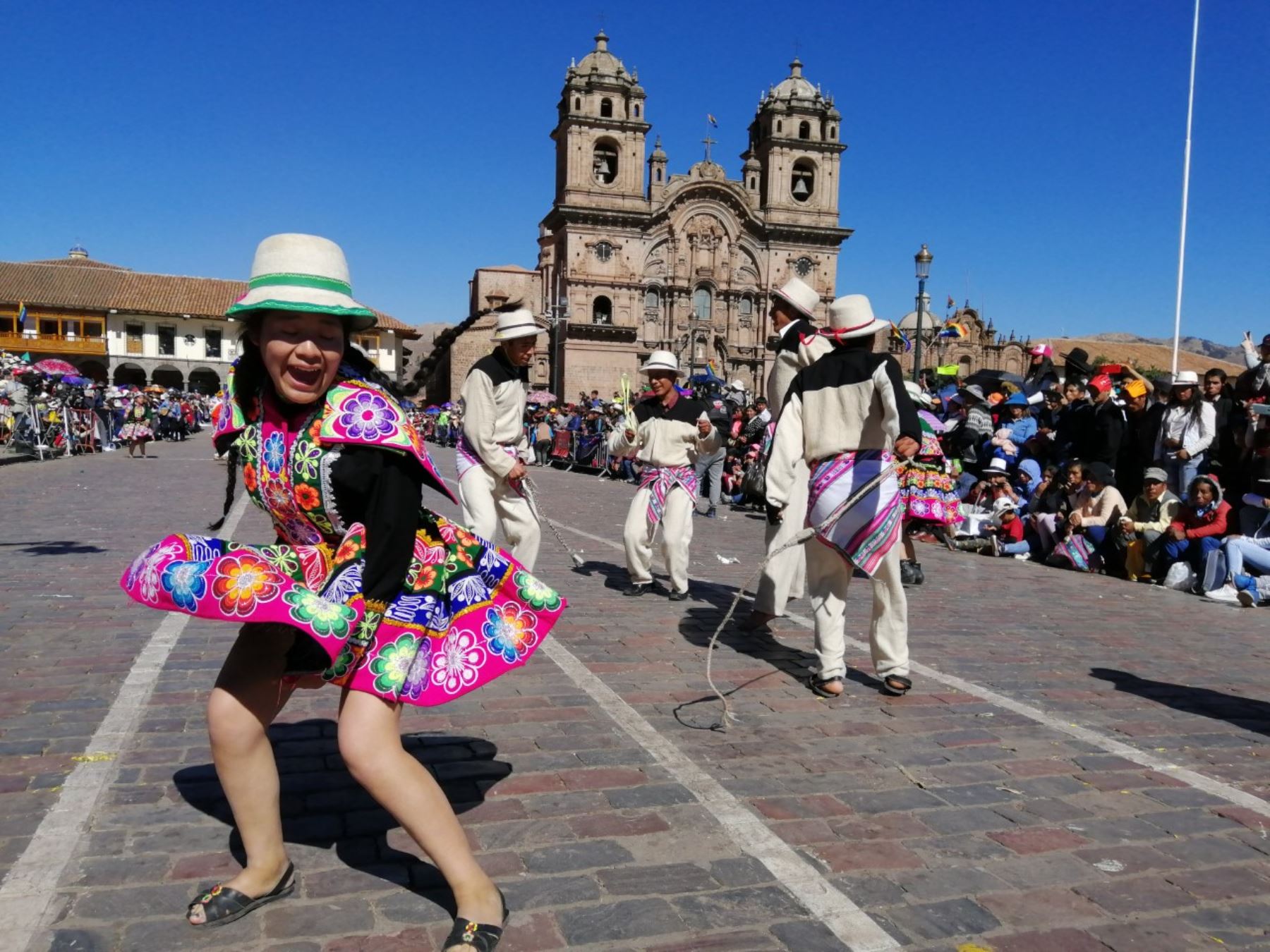 Las fiestas por el mes jubilar de Cusco son un gran atractivo que motiva el arribo de turistas, nacionales y extranjeros, a la Ciudad Imperial.