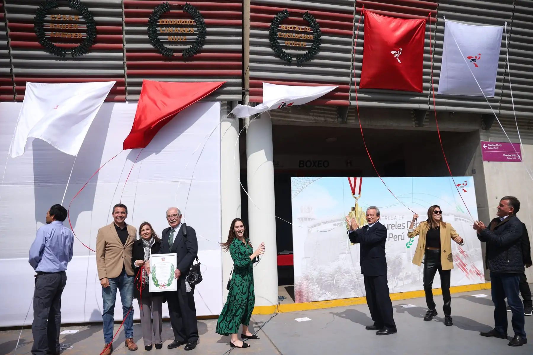 El Instituto Peruano del Deporte (IPD) entregó los Laureles Deportivos del Perú a diez destacados deportistas y Para deportistas, por sus importantes logros internacionales en sus diferentes disciplinas. Los Laureles Deportivos del Perú, son la máxima recompensa honorífica que la Nación entrega a quienes se han distinguido de manera excepcional en la práctica, labor o dirección del deporte. Foto: ANDINA/Melina Mejía