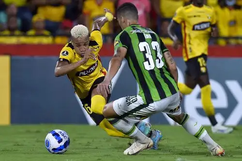 Castillo tiene 23 años de edad y llega procedente del club ecuatoriano Barcelona de Guayaquil al León, donde juega su compatriota Ángel Mena. Foto: AFP