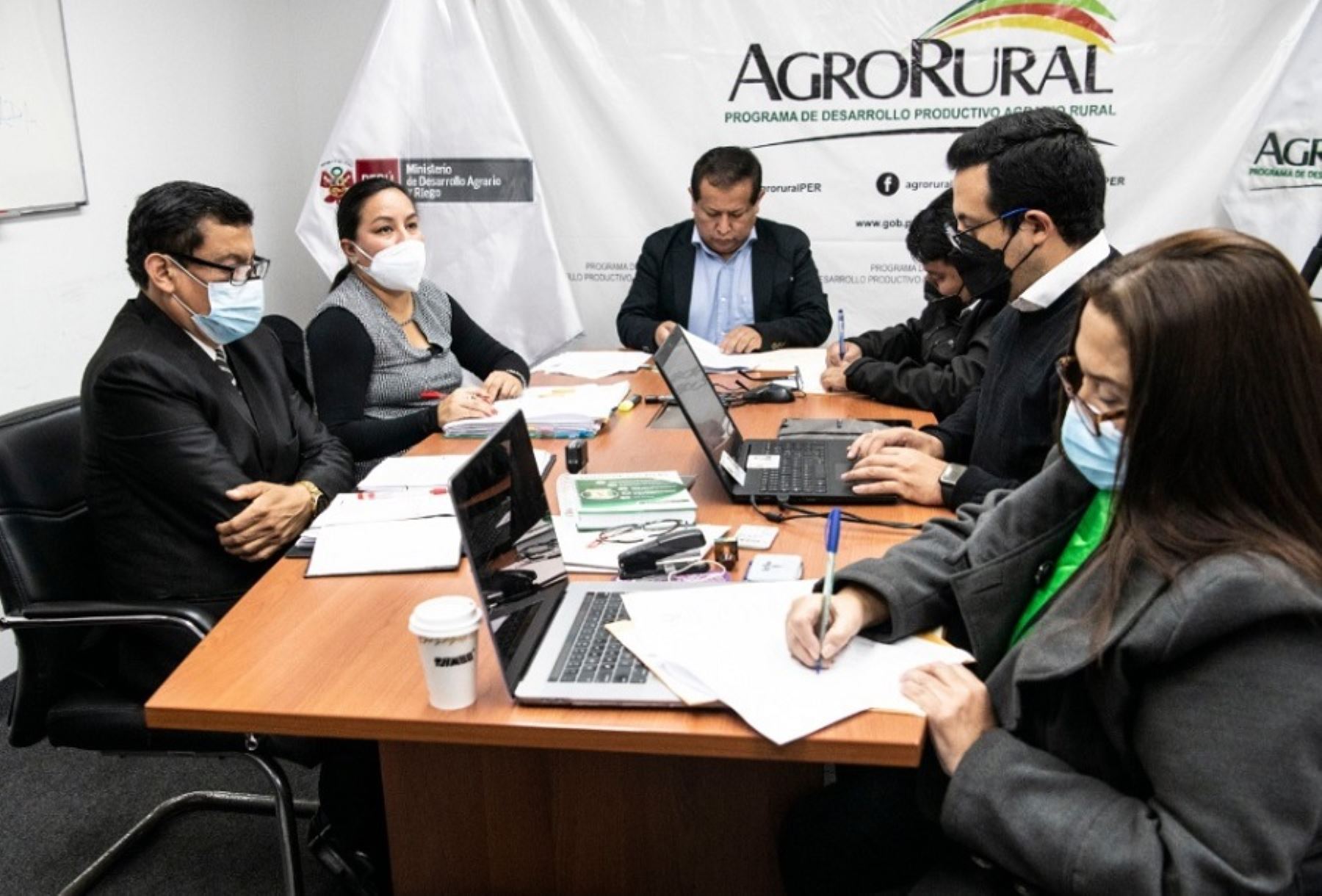 Rogelio Huamaní, director ejecutivo de Agro Rural, explicó que este nuevo proceso tendrá el mismo procedimiento de la anterior convocatoria, como la evaluación de las proformas que los diversos postores presentaron vía web, entre el lunes 6 y viernes 10 de junio.