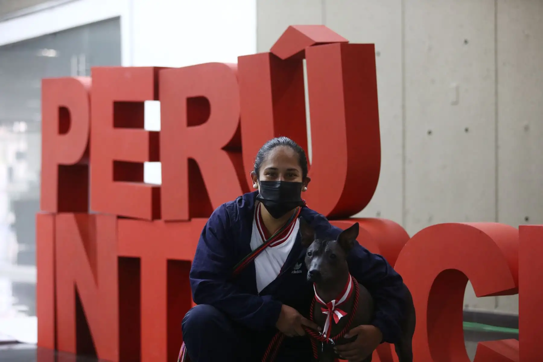 Conmemoración por el día del perro peruano. Perritos con pelo y sin pelo desfilaron  con sus dueños en el Hall del Ministerio de Cultura.
Foto: ANDINA/Carla Patiño Ramírez