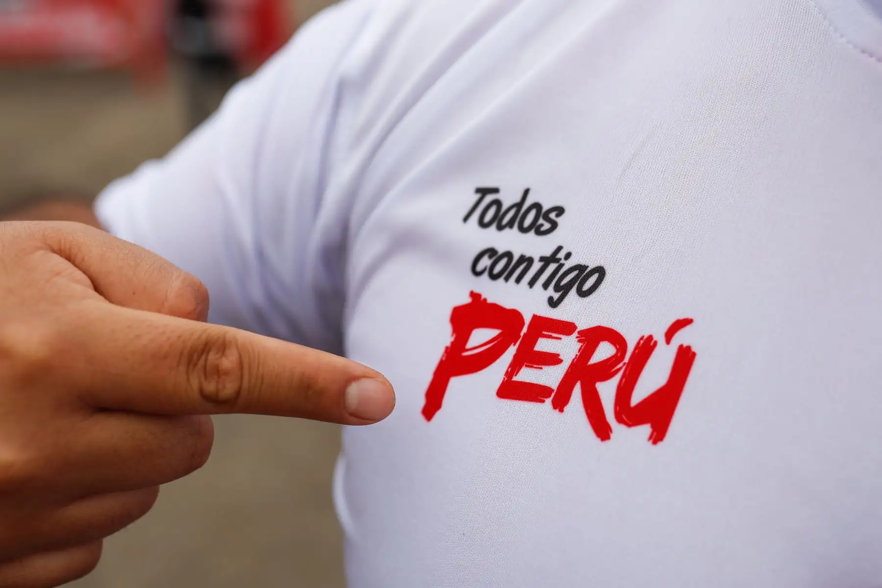 Imágenes previas de hinchas de la Selección peruana que llegan a la explanada del Estadio Monumental a pocas horas del partido de repechaje ante Australia rumbo a Qatar 2022. 
Foto: ANDINA/Renato Pajuelo