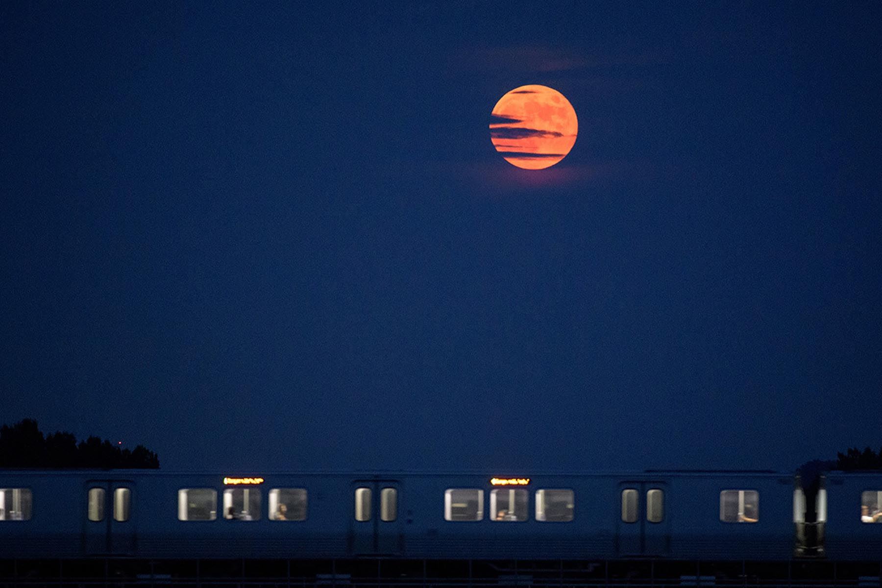 Superluna de fresa: ¿qué es y cómo podrás ver la luna llena este 14 de junio?