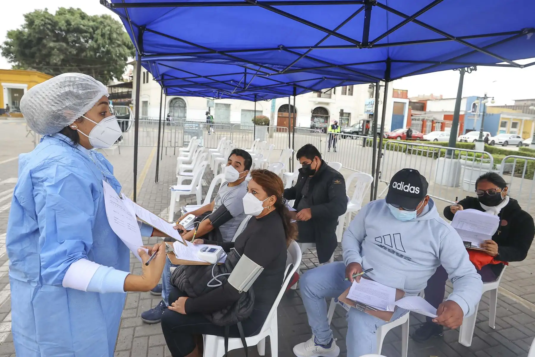 En el Día Mundial del Donante de Sangre, el Hospital de Emergencias Villa El Salvador (Heves) del Ministerio de Salud (Minsa) realiza una campaña de donación voluntaria de sangre en la plaza principal de Barranco, donde se encuentra el “Hemobus” para promover y recibir a todos los donantes voluntarios en el horario de 9:00 a.m. a 2:00 p.m. Foto: ANDINA/Andrés Valle