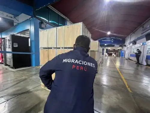 En lo que va de la actual gestión, Migraciones recibió un total de 404,000 libretas para la expedición de pasaportes electrónicos. Foto: difusión.