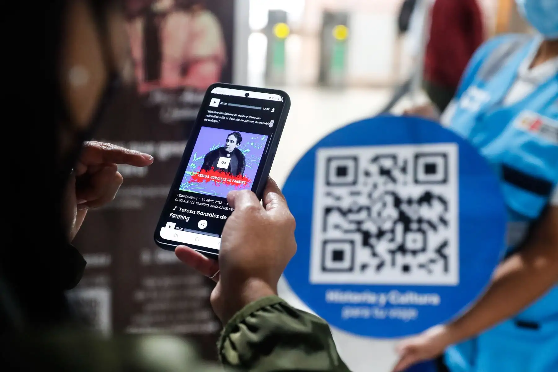 Pasajeros del Metropolitano y Corredores Complementarios podrán escuchar gratis música clásica y relatos de la historia del Perú a través de un código QR. Foto: ANDINA/Renato Pajuelo