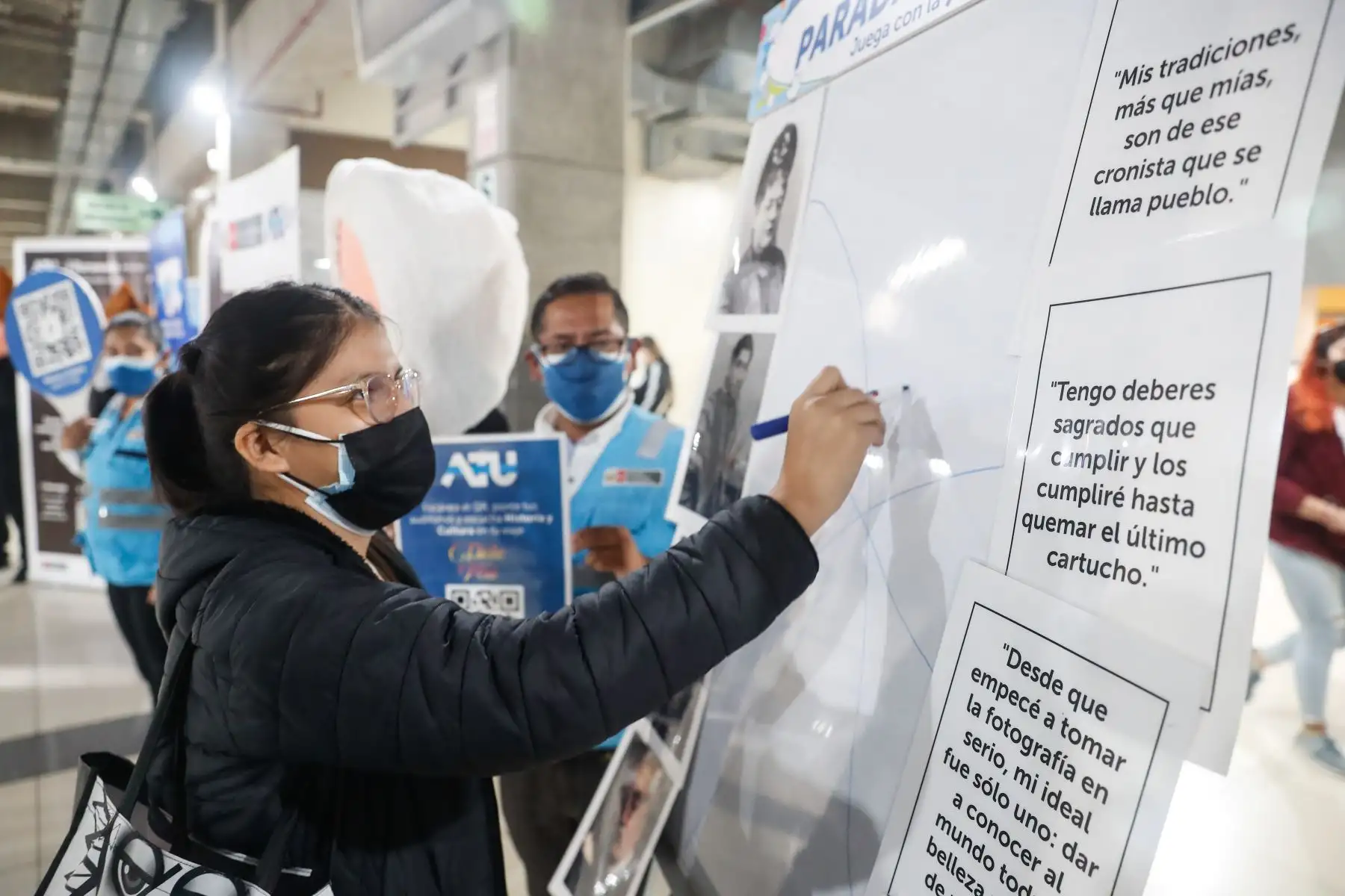 Pasajeros del Metropolitano y Corredores Complementarios podrán escuchar gratis música clásica y relatos de la historia del Perú a través de un código QR. Foto: ANDINA/Renato Pajuelo