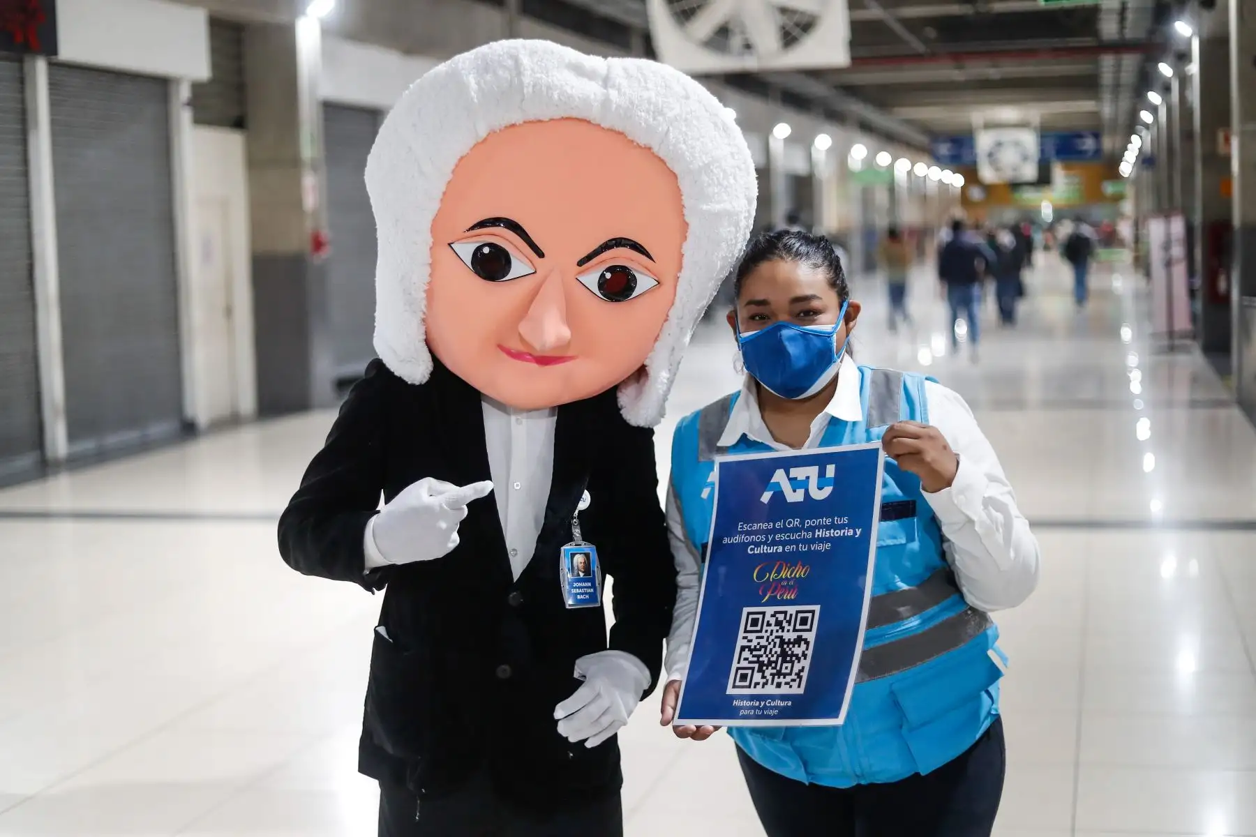 Pasajeros del Metropolitano y Corredores Complementarios podrán escuchar gratis música clásica y relatos de la historia del Perú a través de un código QR. Foto: ANDINA/Renato Pajuelo