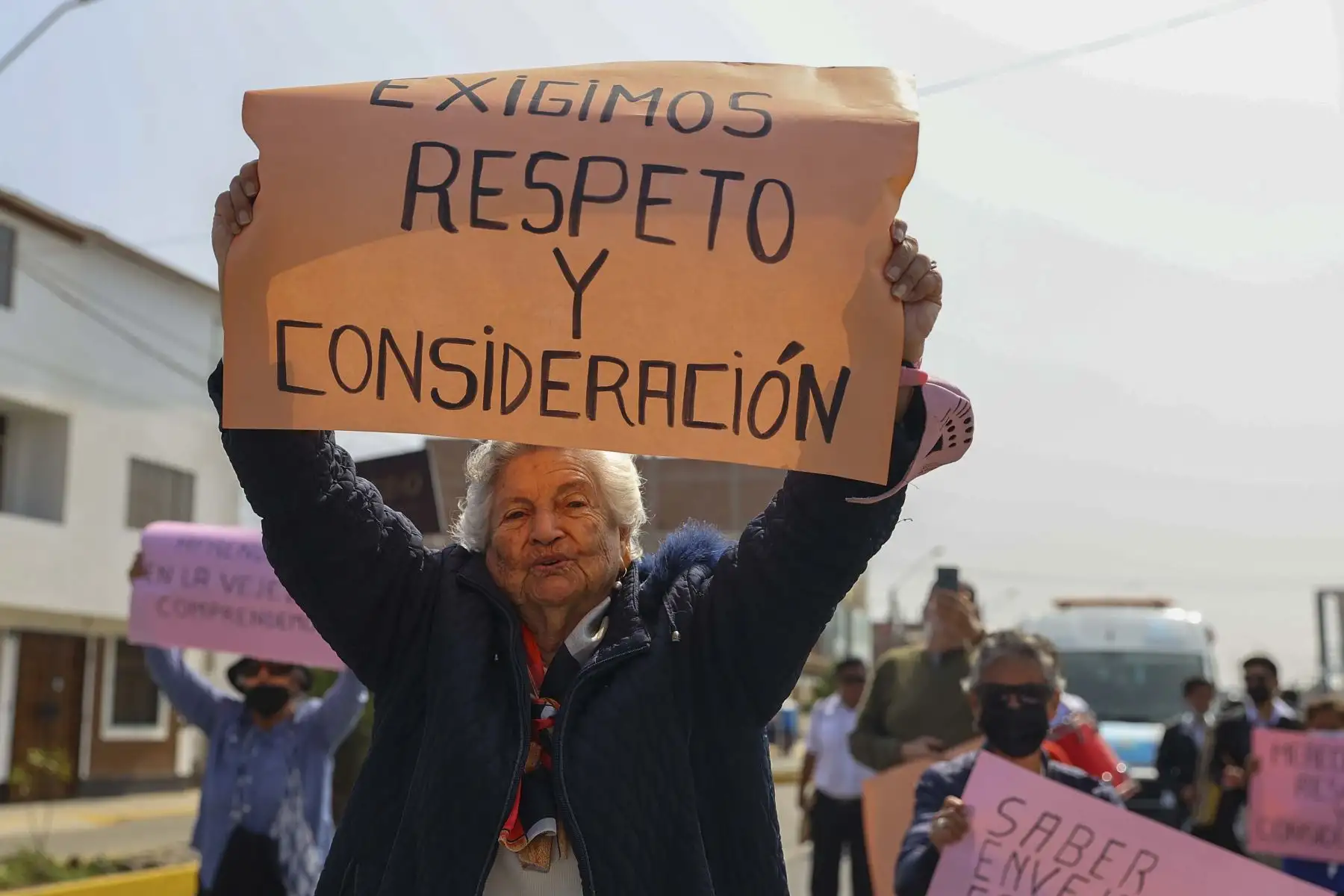 En el marco del Día Mundial de Toma de Conciencia del Abuso y Maltrato en la Vejez, adultos mayores del distrito de Punta Hermosa y balnearios aledaños, marcharon de manera pacífica, pero enérgica, pidiendo espacios dignos para poder realizar sus actividades. Foto: ANDINA/Difusión