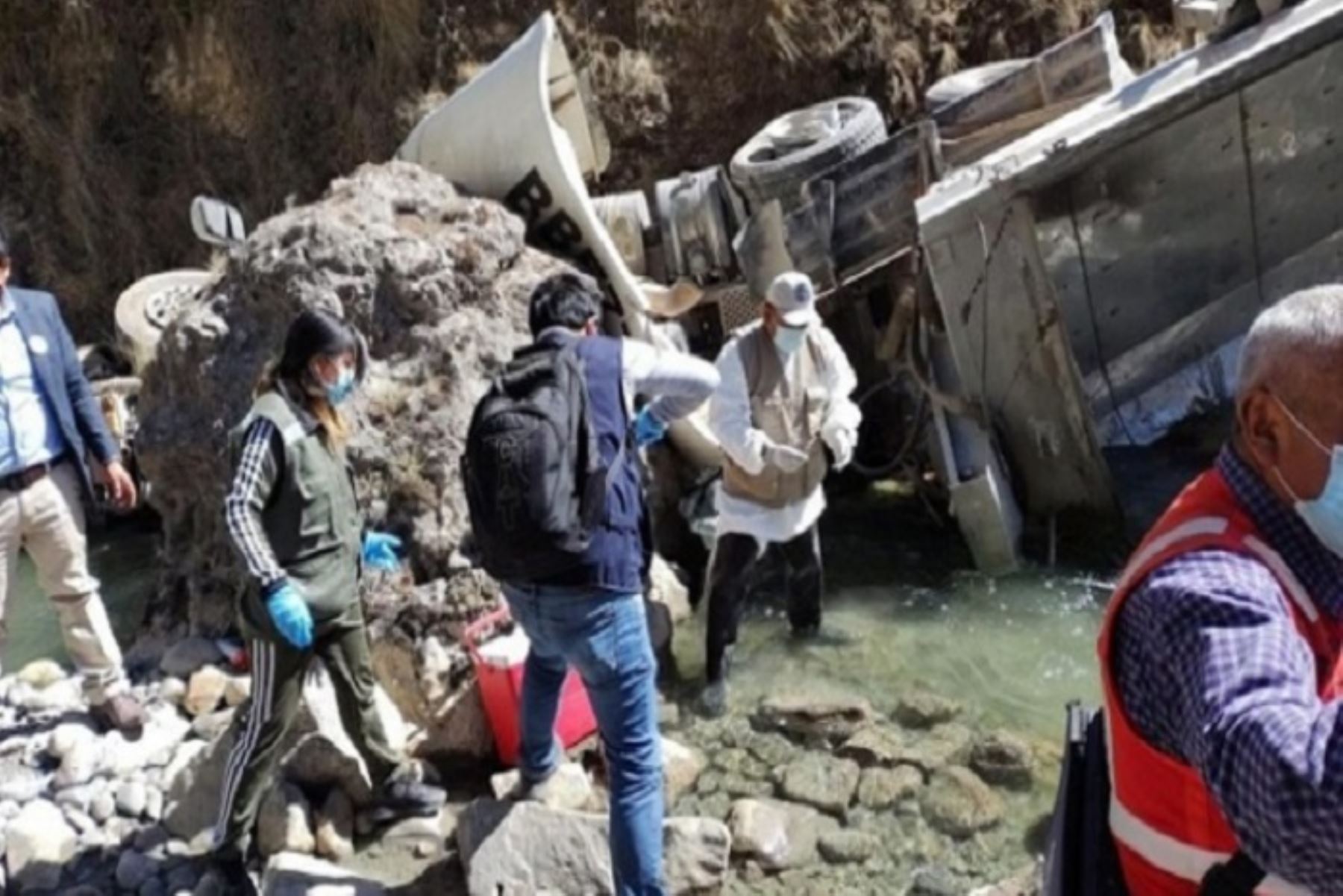 Ministerio Público abre investigación por derrame de zinc en el río Chillón